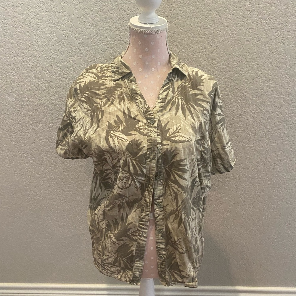 Green Palm Tree Button-Up